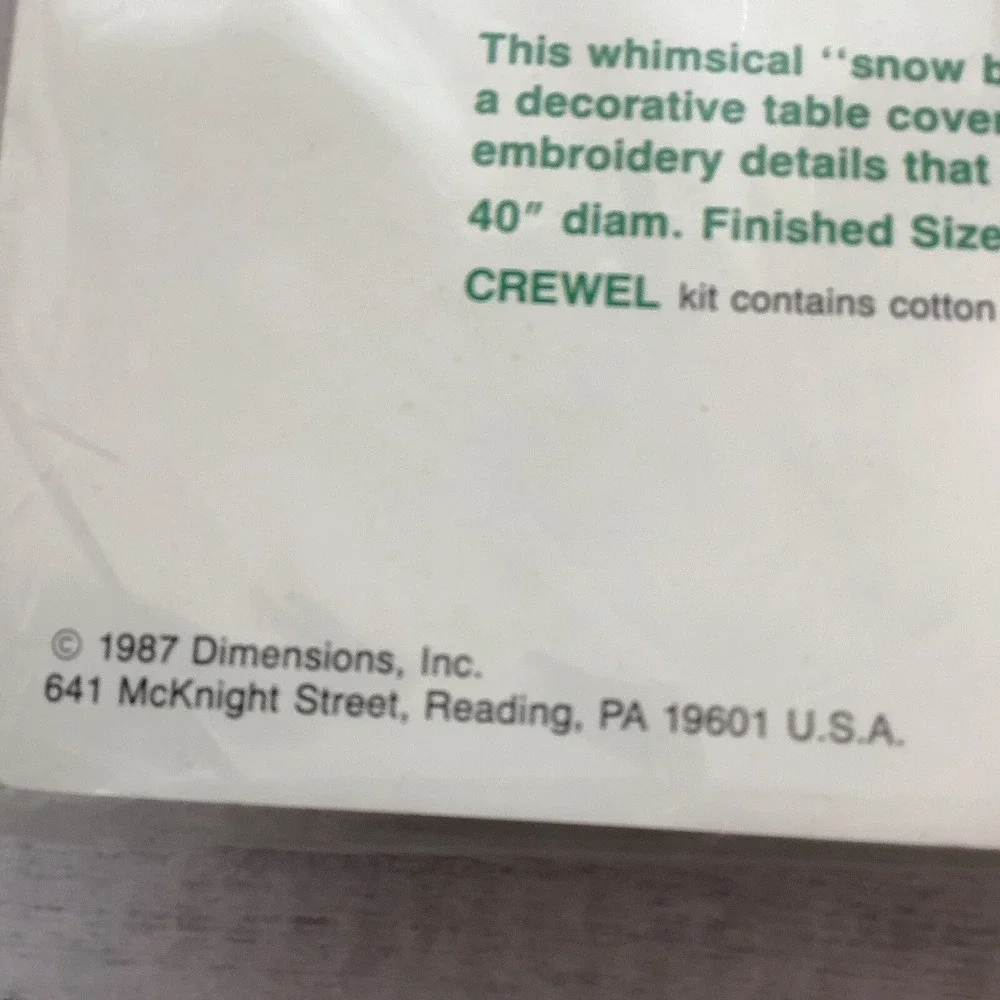 Dimensions Snow Bears Christmas Tree Skirt‎ Tablecloth Crewel Embroidery Kit NEW